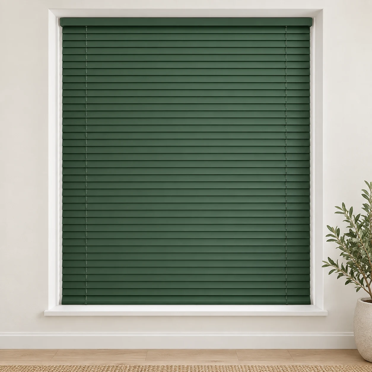 Hunter shown as a full blind in a neutral room